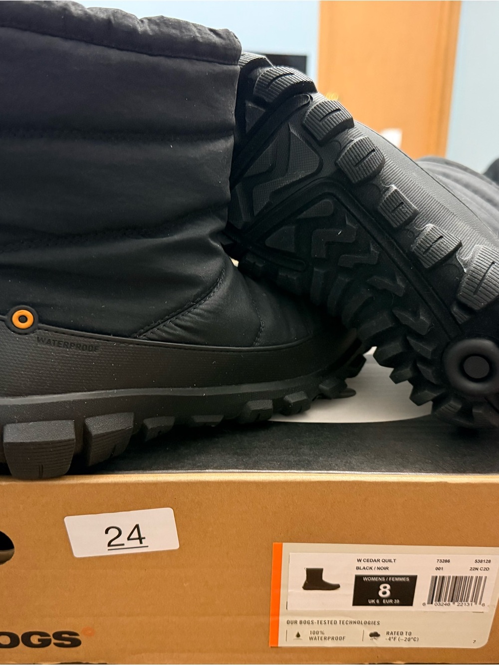 Waterproof women Black Winter Boots - Size 8 New